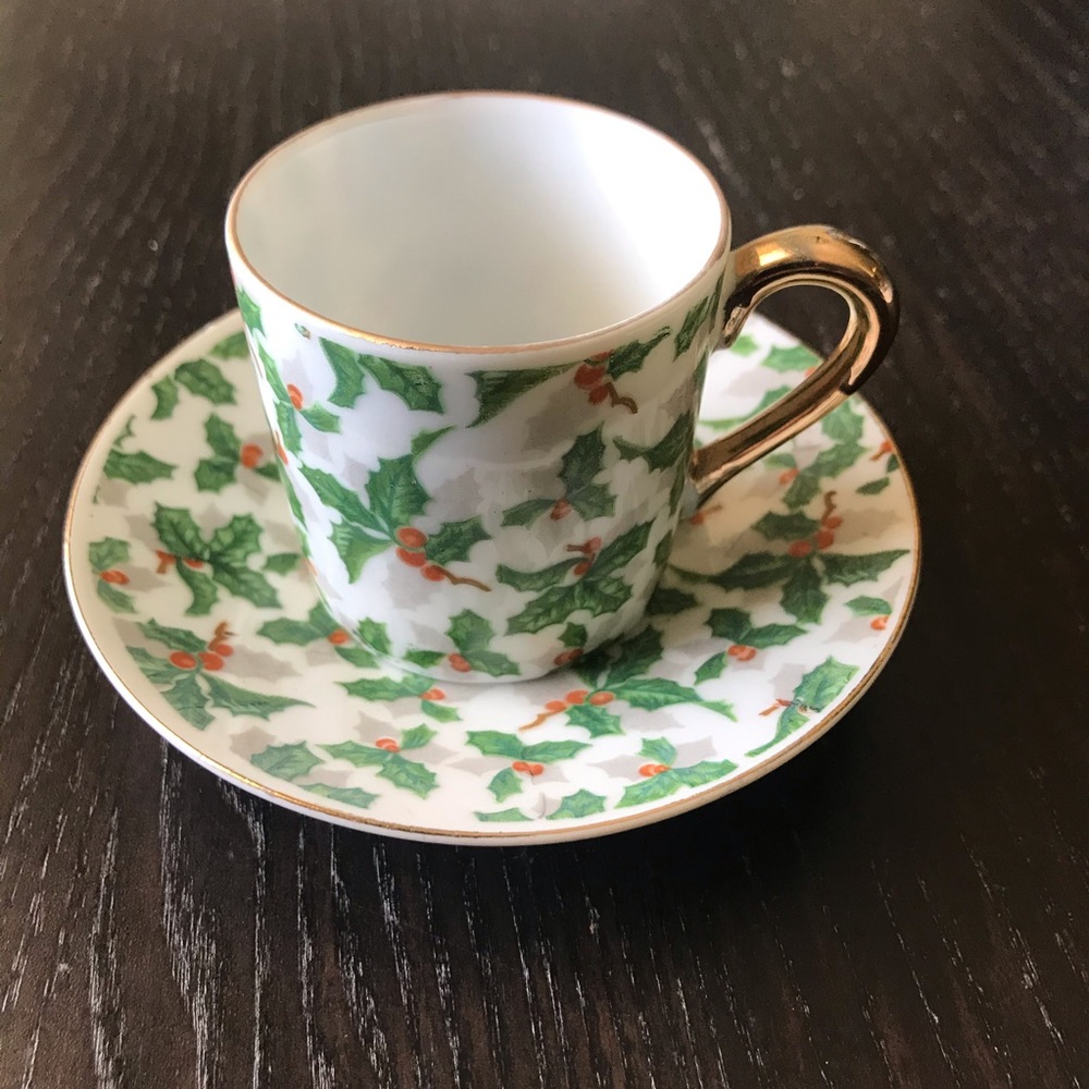 Inarco Vintage Holly Berry Christmas Demitasse Set